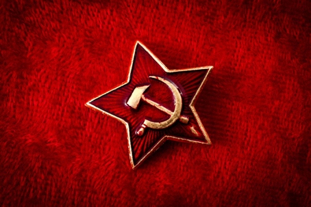 red star with communist symbol